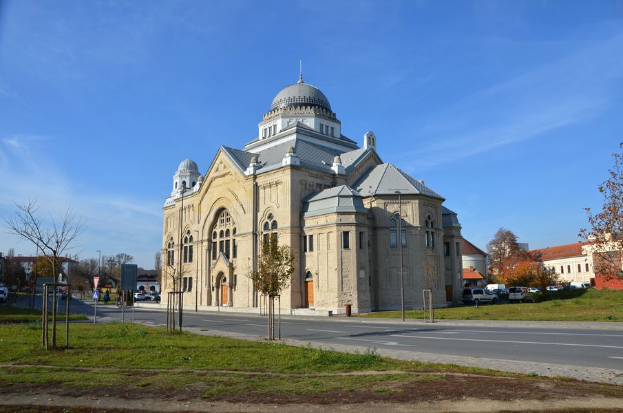 Synagóga Lučenec (2)