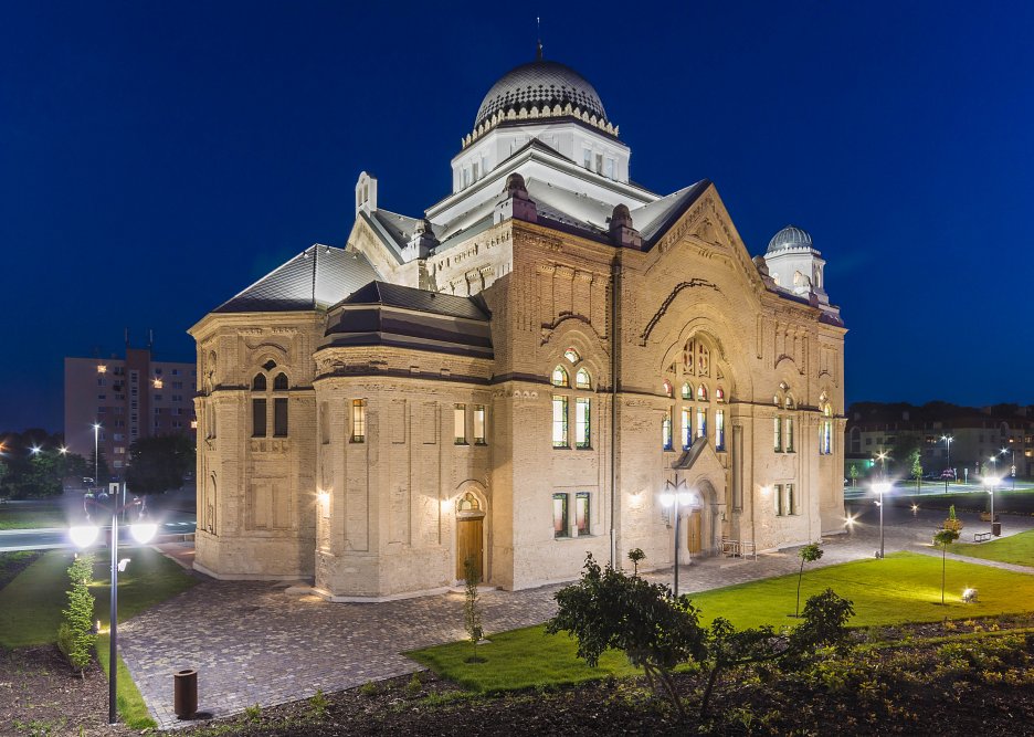 Synagóga Lučenec (5)